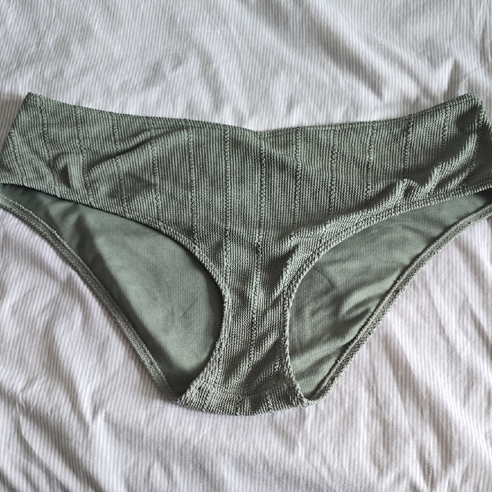 Ribbed Bikini Bottoms in Sage Green